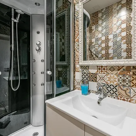 Olivia Sto Ildefonso - 3 Apartment *